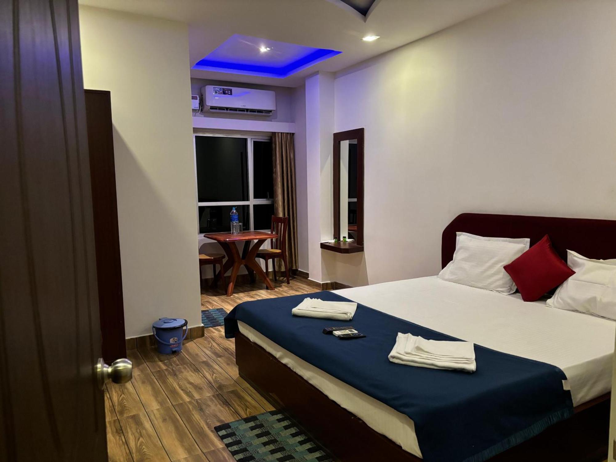 The Tamarind Tree Hotel & Restaurant Shadipur Exterior foto