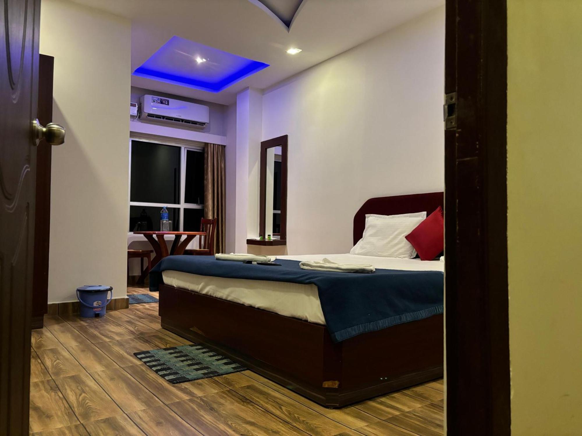 The Tamarind Tree Hotel & Restaurant Shadipur Exterior foto